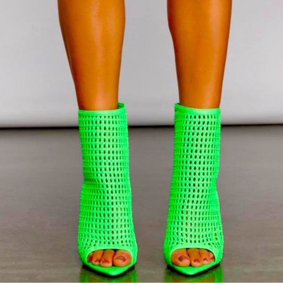 New Cape Robbin NEON GREEN BOOT WOVEN PATTERN HEELS - Picture 3 of 17
